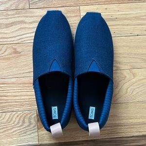 Navy Toms